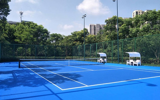 户外网球场用哪种材料较为合适？